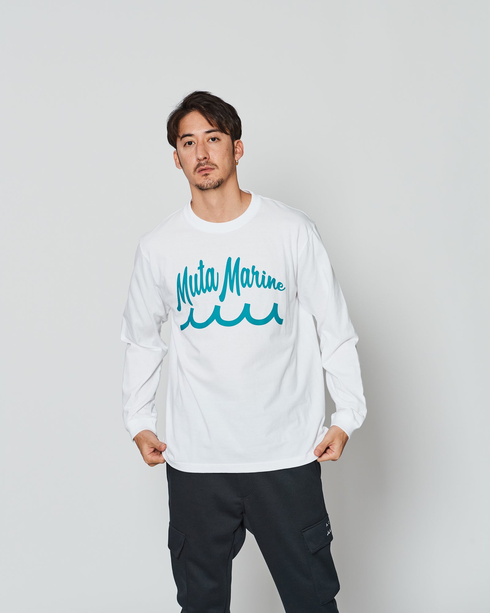 ACANTHUS × muta MARINE Script Logo L/S Tee [全3色] – muta