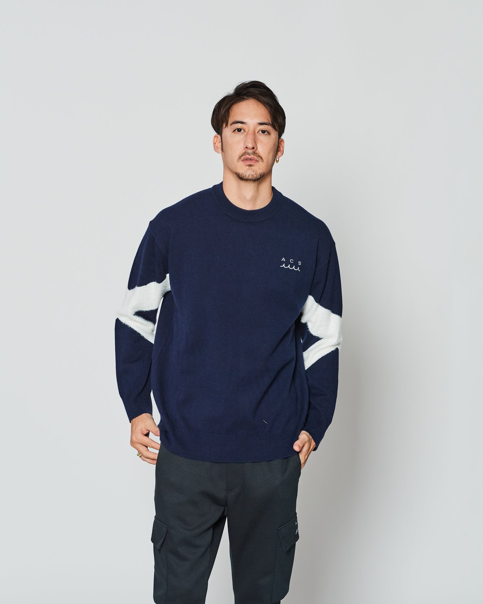 muta marine 三角形ポーチ ホワイト/ブラック ACANTHUS × muta MARINE Arm Line Knit [全2色] – muta Online Store