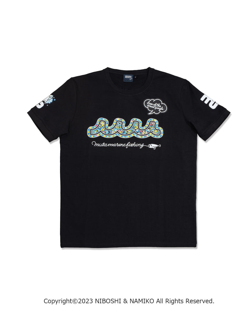 ［EVENT / WEB 限定］NAMIKO (NIBOSHI&) × muta MARINE Fishing Tシャツ (コクハンアラ)