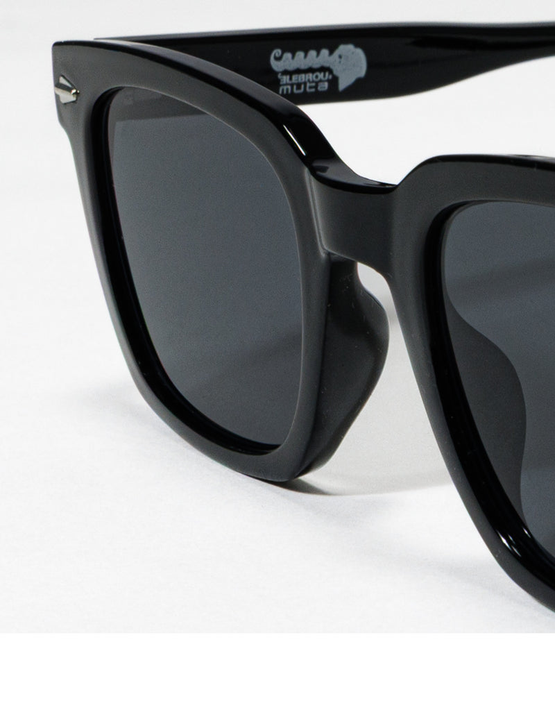 WEB限定］ELEBROU x muta MARINE MODERN SQUARE WELLINGTON SUNGLASSES