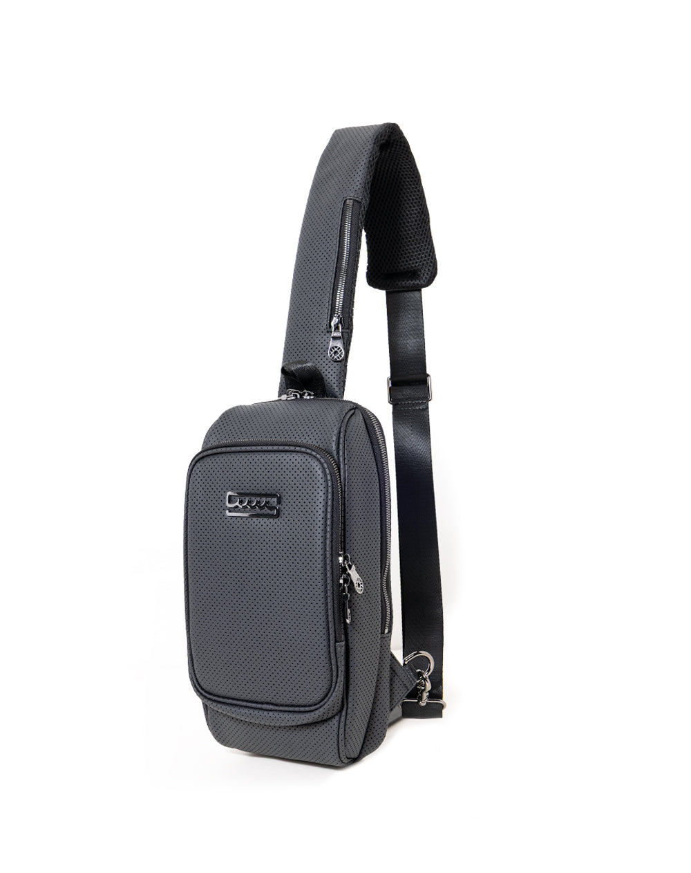 muta marine パンチングレザーボディバッグ美品 muta marine ムータ パンチングエシカル合皮ボディバッグ