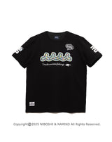 ［WEB / 一部店舗限定］NAMIKO (NIBOSHI&) × muta MARINE Fishing Tシャツ (マンボウ) [全2色]