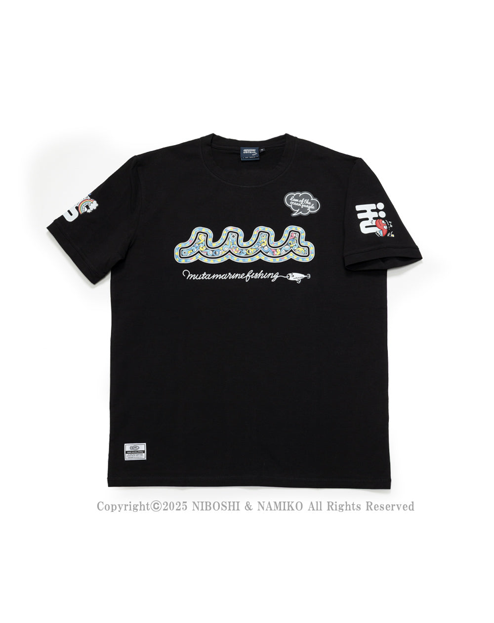 【muta】NAMIKO (NIBOSHI&) × muta Fishing TEE バショウカジキ NAMIKO (NIBOSHI&) × muta MARINE Fishing Tシャツ (バショウ