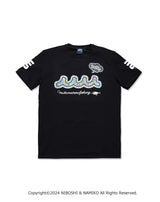 NAMIKO (NIBOSHI&) × muta MARINE Fishing Tシャツ (ホホジロザメ) [全2色]