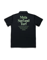 ［EVENT / WEB限定］Surf and Turf Official Polo (セミワイド)