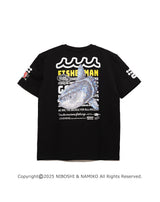 ［WEB / 一部店舗限定］NAMIKO (NIBOSHI&) × muta MARINE Fishing Tシャツ (マンボウ) [全2色]