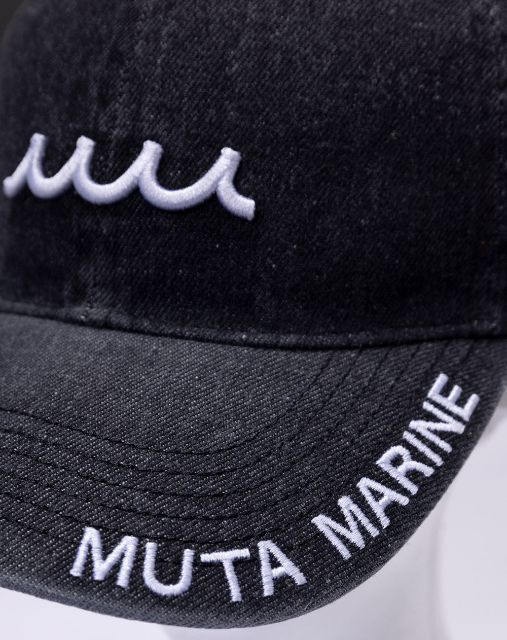 海でも街でも！muta MARINE撥水 ロゴキャップ ネイビー ブラック Amazon | （ムータ マリン）Muta MARINE 撥水 ロゴ キャップ