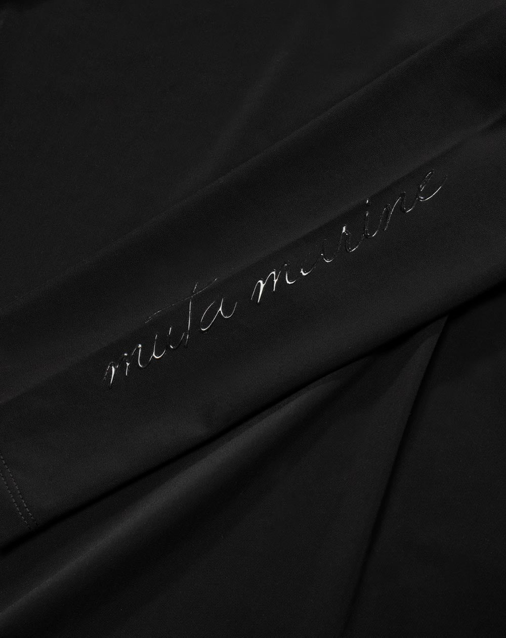 WEB限定］モックネック ロングスリーブTシャツ [全2色] – muta Online