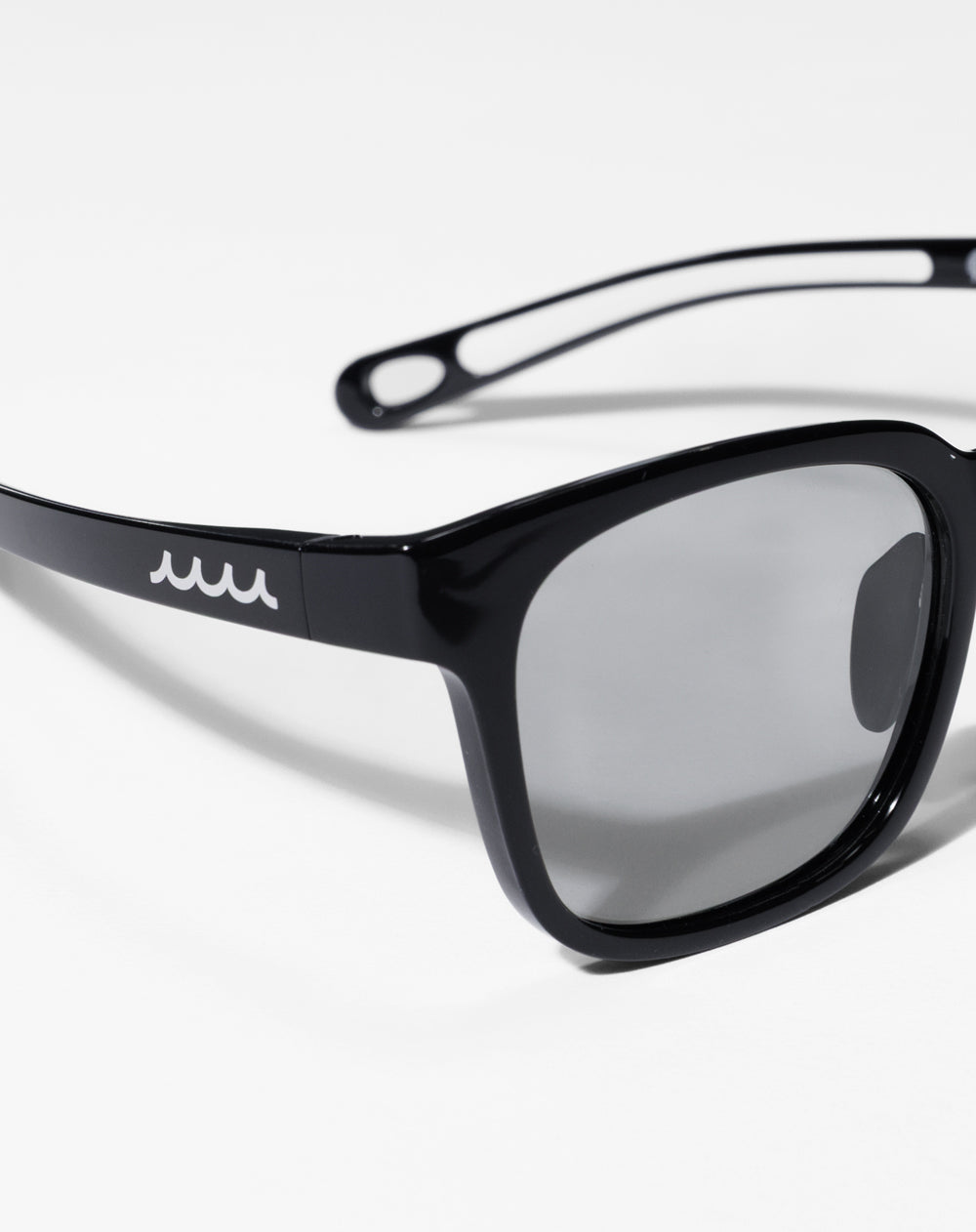 ELEBROU × muta MARINE GOLF THE PRESTIGE STANDARD (調光偏光レンズ