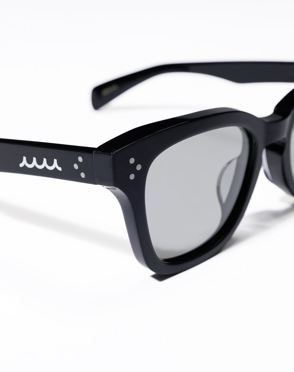 ELEBROU × muta MARINE GOLF CLASSIC WELLINGTON SUNGLASSES(調光偏光