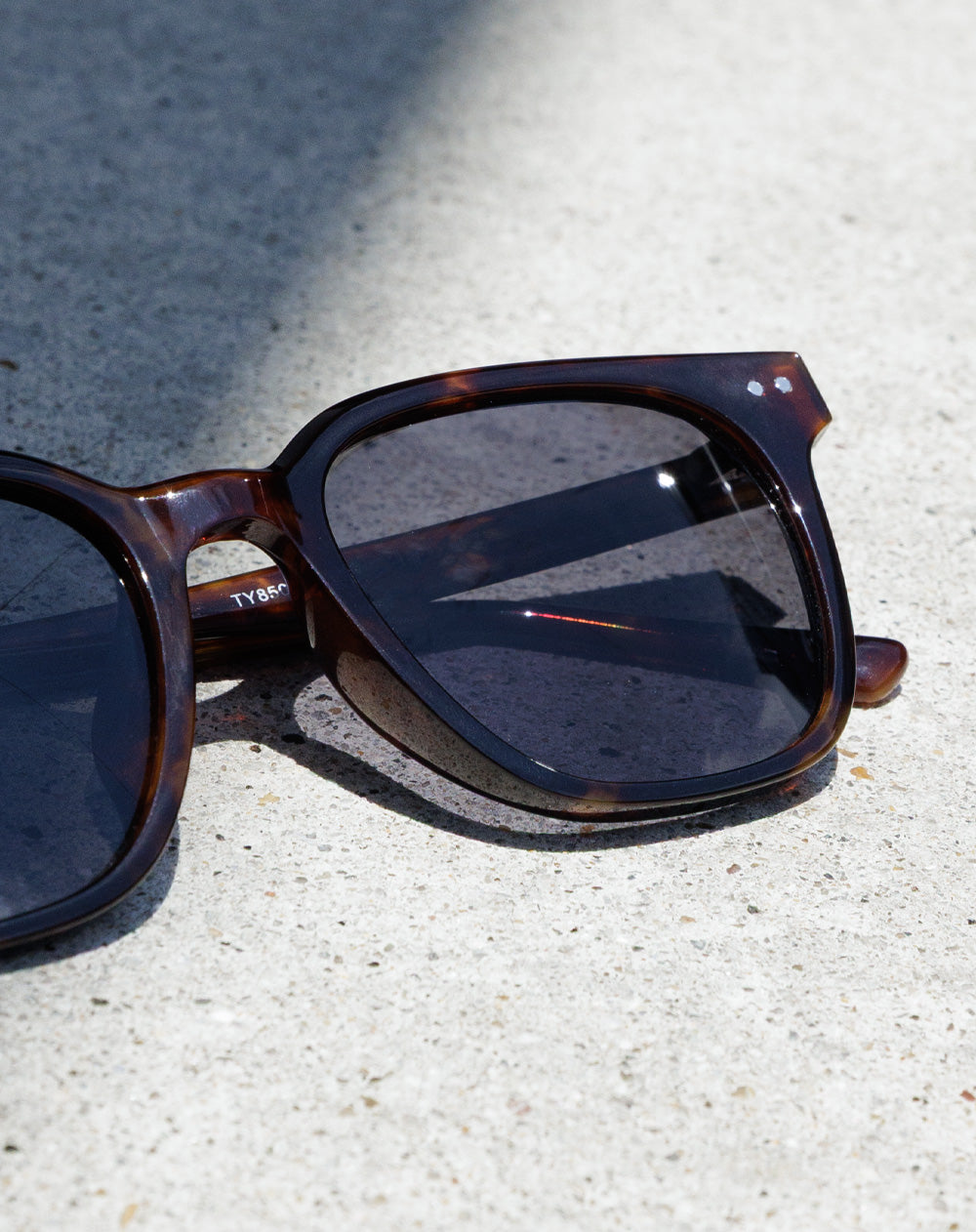 ELEBROU × muta MARINE GOLF SHINE POLARIZED SUNGLASSES(調光偏光