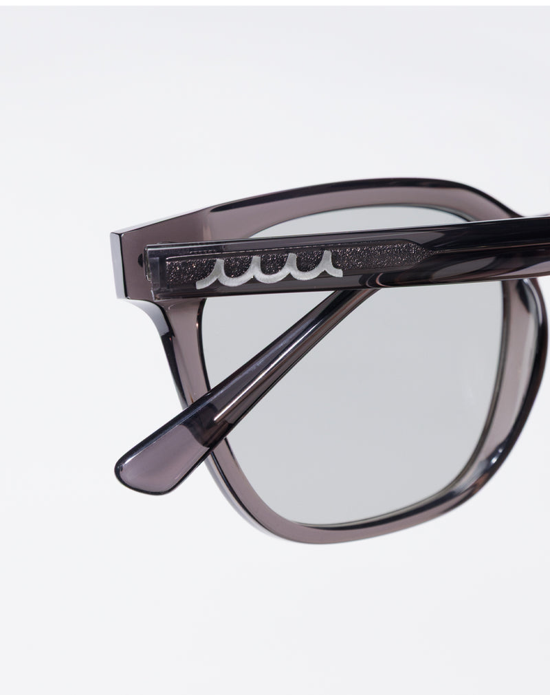 ELEBROU × muta MARINE GOLF SHINE POLARIZED SUNGLASSES(調光偏光