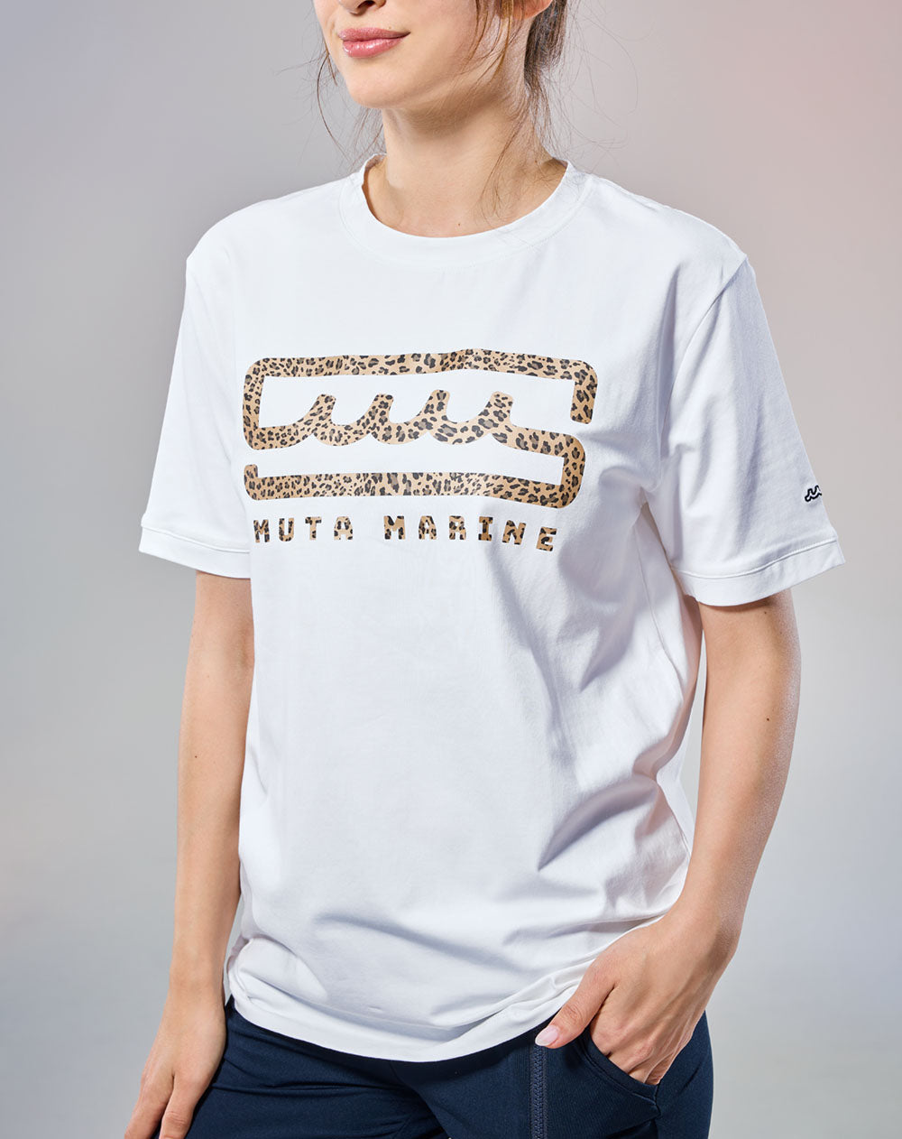 レオパードボックスロゴ Tシャツ [全3色] – muta Online Store
