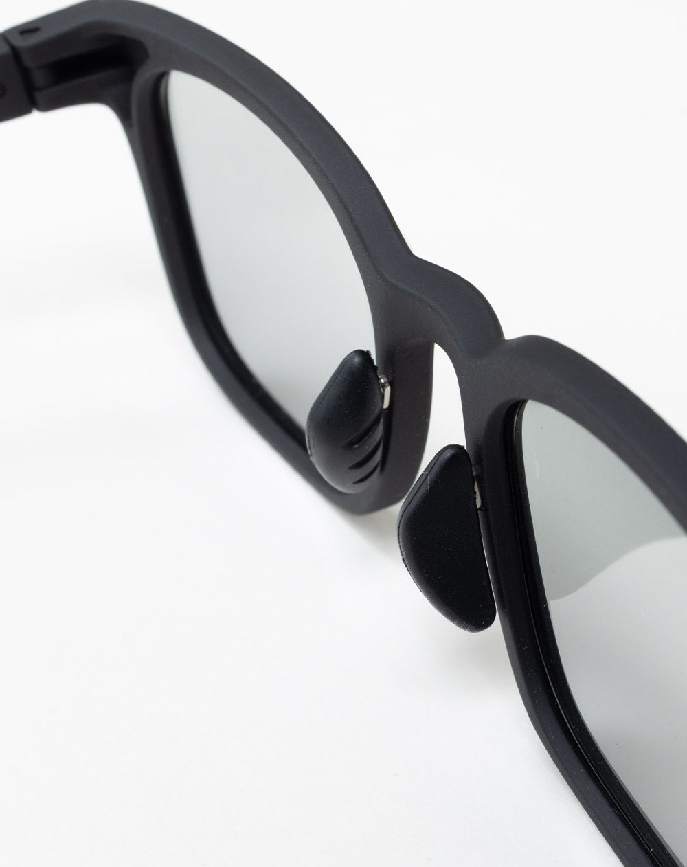 ELEBROU × muta MARINE GOLF SHINE POLARIZED SUNGLASSES(調光偏光