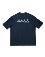 ［店舗限定：muta MARINE rinku］SEA GLASS WAVE スムースコットンTシャツ [全3色]