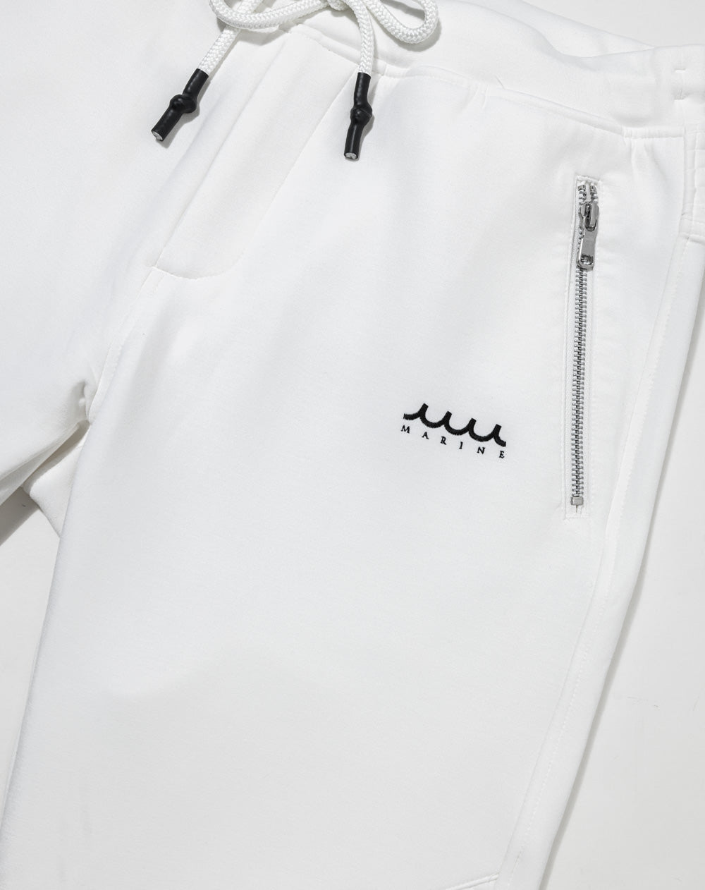 <新品・未使用>muta MARINE GOLFダンボールニットパンツWHITE 新品・未使用>muta MARINE GOLFダンボールニットパンツWHITE