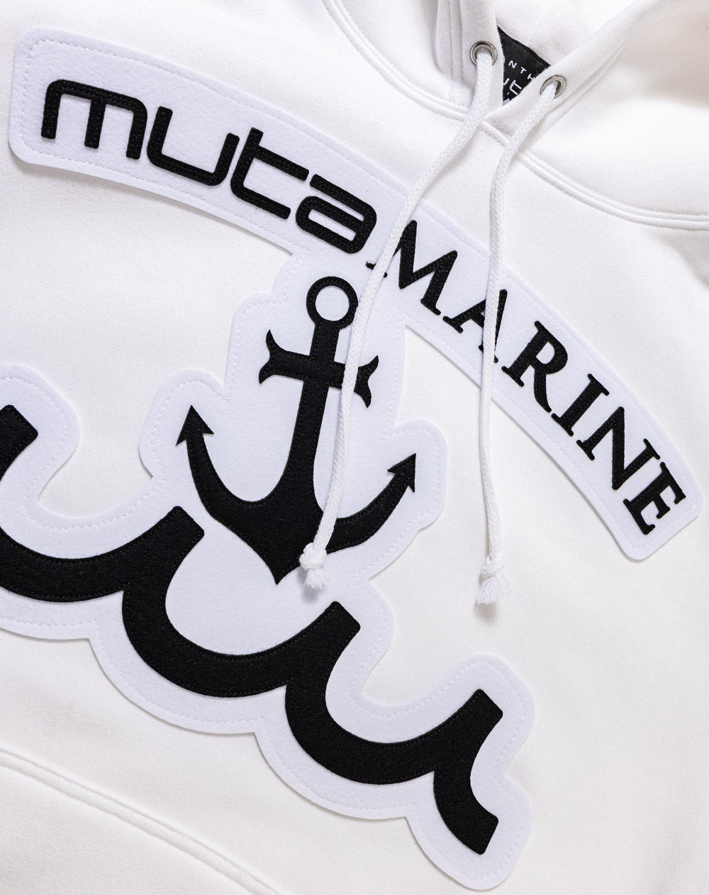 muta marine 三角形ポーチ ホワイト/ブラック muta marine 三角形ポーチ ホワイト/ブラック POUCH – muta