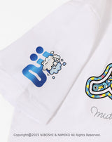 ［WEB / 一部店舗限定］NAMIKO (NIBOSHI&) × muta MARINE Fishing Tシャツ (マンボウ) [全2色]