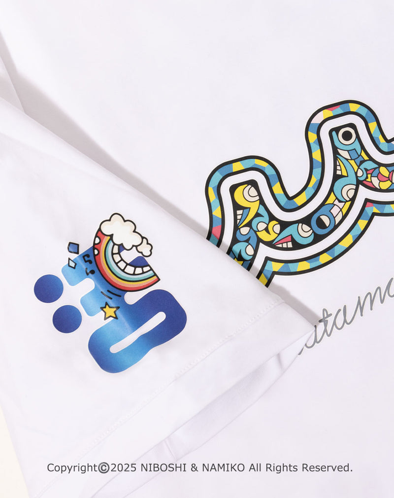 ［WEB / 一部店舗限定］NAMIKO (NIBOSHI&) × muta MARINE Fishing Tシャツ (アオウミガメ) [全2色]