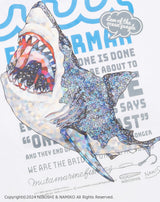 NAMIKO (NIBOSHI&) × muta MARINE Fishing Tシャツ (ホホジロザメ) [全2色]