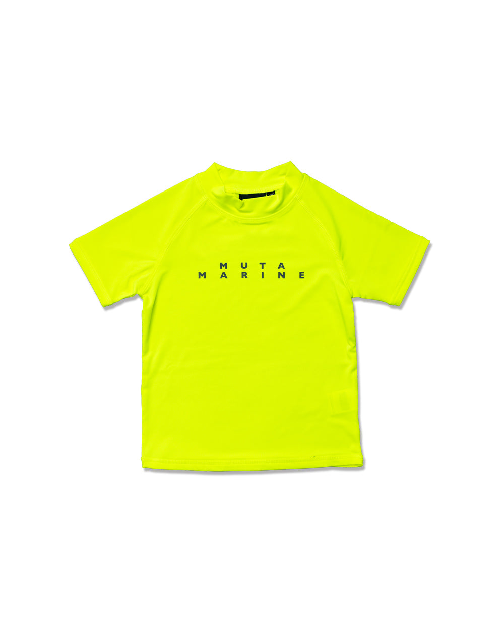 MUTA MARINE 蛍光イエローモックネックシャツと白ショートパンツセット
