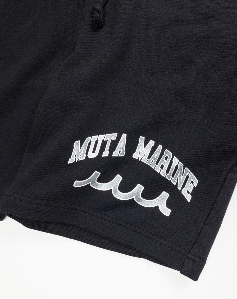 国内発送【muta MARINE】ACANTHUS×MUTA MARINE CIRCLE LOGOTEE ACANTHUS × muta MARINE Circle Logo Mesh Cap [全4色] – muta