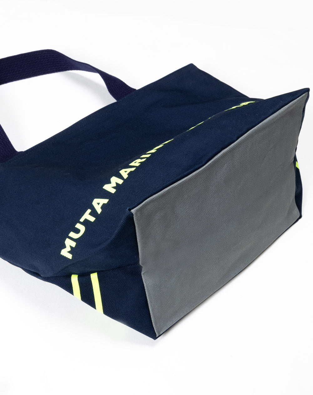 HUMANMADE エコバッグ　ネイビー　カラビナ付き HUMANMADE エコバッグ ネイビー カラビナ付き